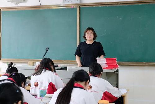 瓜州三中政治老师,传承红色基因，培育时代新人