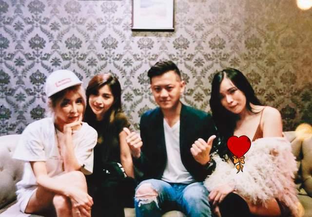 出轨明星合影,揭秘娱乐圈的复杂关系网”