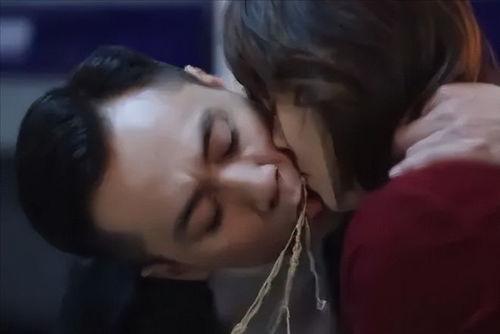 明星拍吻戏伸舌头,明星们如何巧妙应对伸舌头瞬间