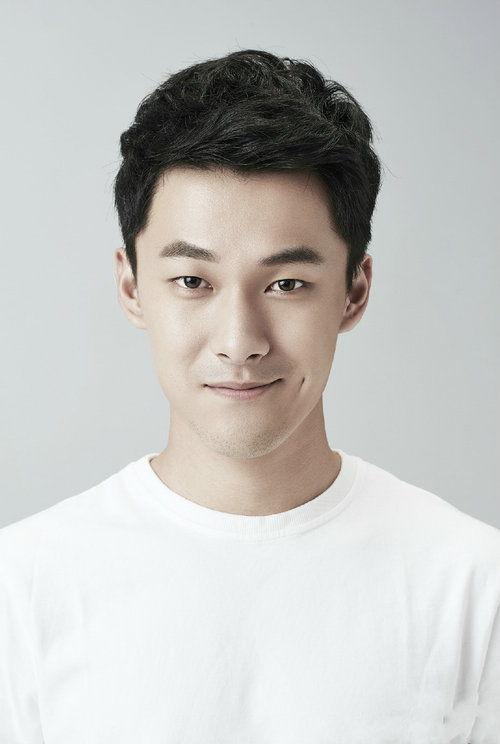 郑雨凡是明星,闪耀星途，璀璨人生