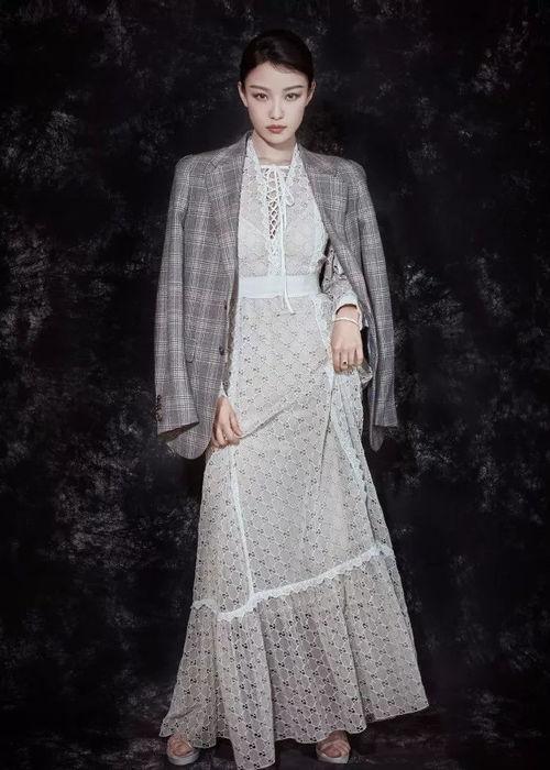 明星穿蕾丝,明星们的时尚蕾丝穿搭揭秘