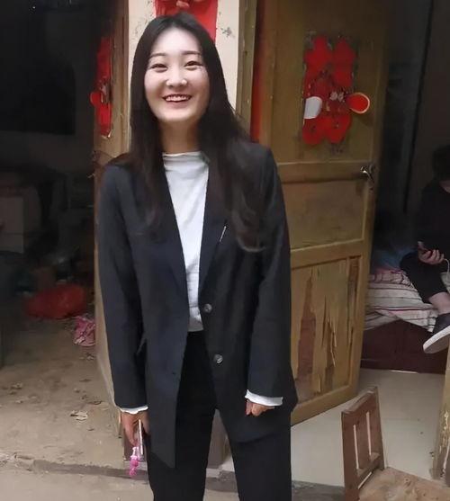 大衣嫂做网红,从田间地头到网红，她如何用真诚征服亿万网友